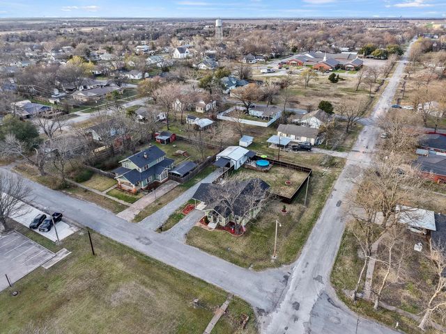 110 E Houston Street, Leonard, TX 75452