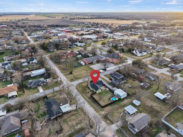 110 E Houston Street, Leonard, TX 75452