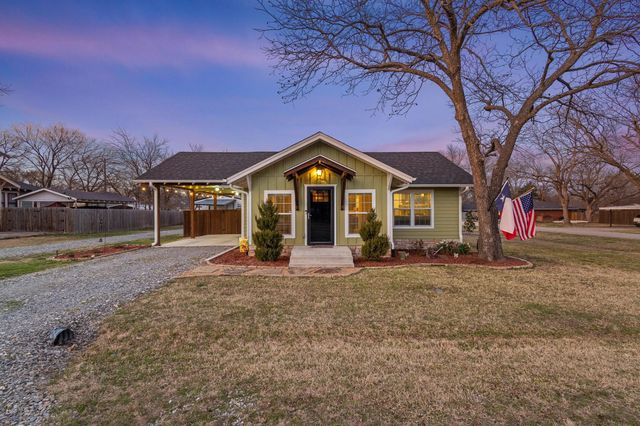 110 E Houston Street, Leonard, TX 75452