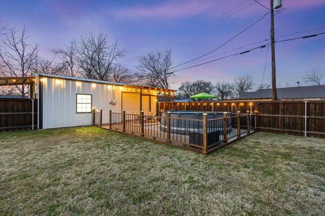 110 E Houston Street, Leonard, TX 75452