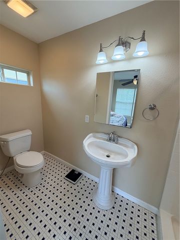 637 Naples St, Corpus Christi, TX 78404