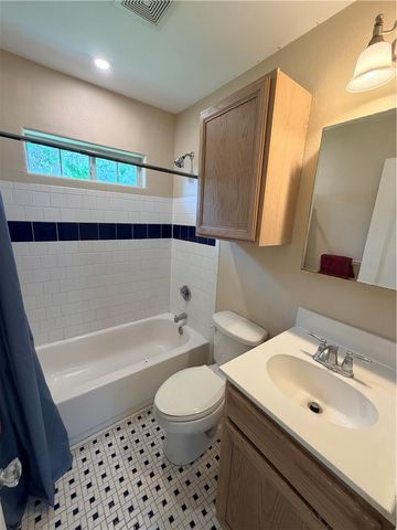 637 Naples St, Corpus Christi, TX 78404