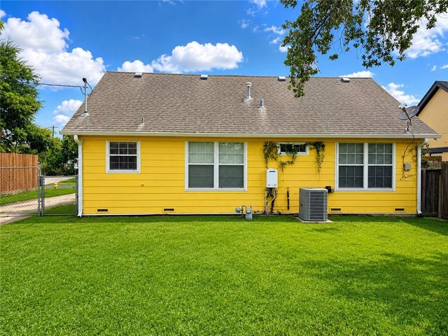 637 Naples St, Corpus Christi, TX 78404