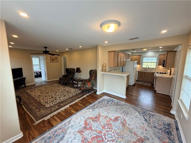 637 Naples St, Corpus Christi, TX 78404