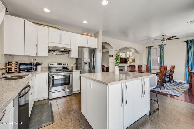 304 W MOUNTAIN SAGE Drive, Phoenix, AZ 85045