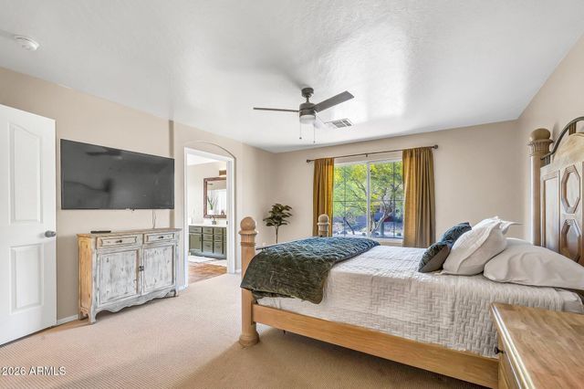 304 W MOUNTAIN SAGE Drive, Phoenix, AZ 85045