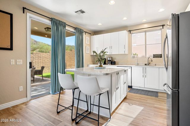 304 W MOUNTAIN SAGE Drive, Phoenix, AZ 85045