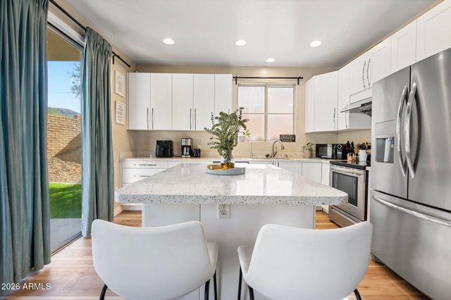 304 W MOUNTAIN SAGE Drive, Phoenix, AZ 85045