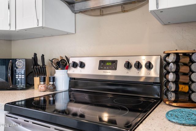 304 W MOUNTAIN SAGE Drive, Phoenix, AZ 85045