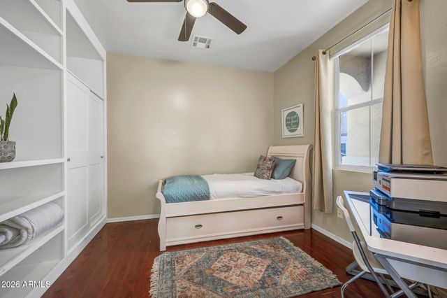 304 W MOUNTAIN SAGE Drive, Phoenix, AZ 85045
