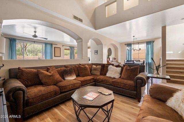 304 W MOUNTAIN SAGE Drive, Phoenix, AZ 85045