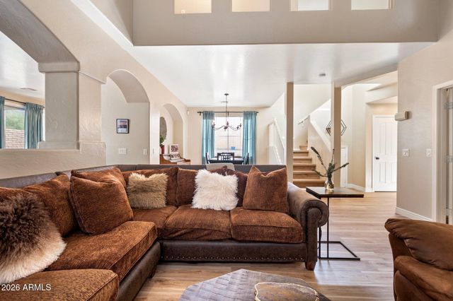 304 W MOUNTAIN SAGE Drive, Phoenix, AZ 85045