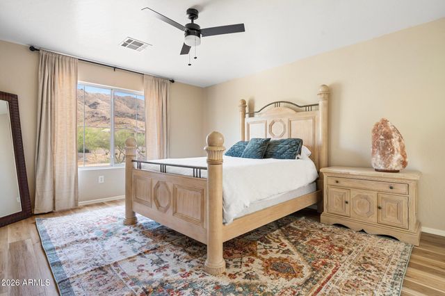 304 W MOUNTAIN SAGE Drive, Phoenix, AZ 85045