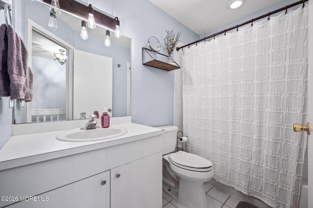 31 Atrium Way 3-1, Manalapan, NJ 07726