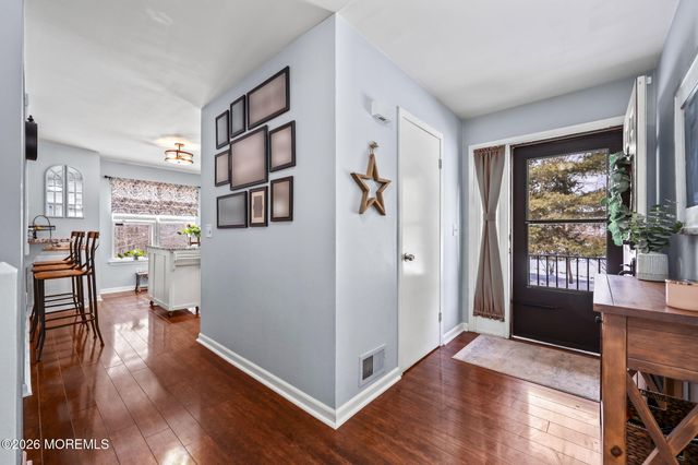 31 Atrium Way 3-1, Manalapan, NJ 07726