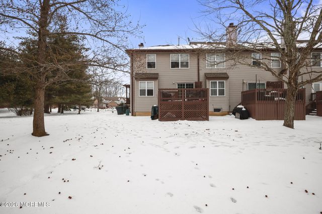 31 Atrium Way 3-1, Manalapan, NJ 07726