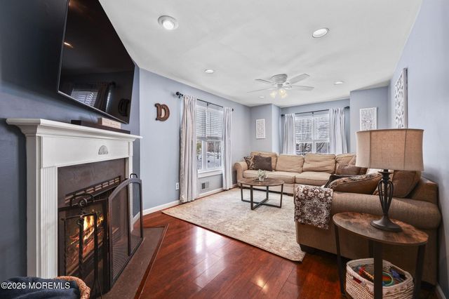 31 Atrium Way 3-1, Manalapan, NJ 07726