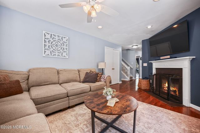 31 Atrium Way 3-1, Manalapan, NJ 07726