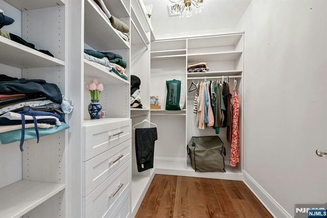 31 St Andrews Circle, River Vale, NJ 07675