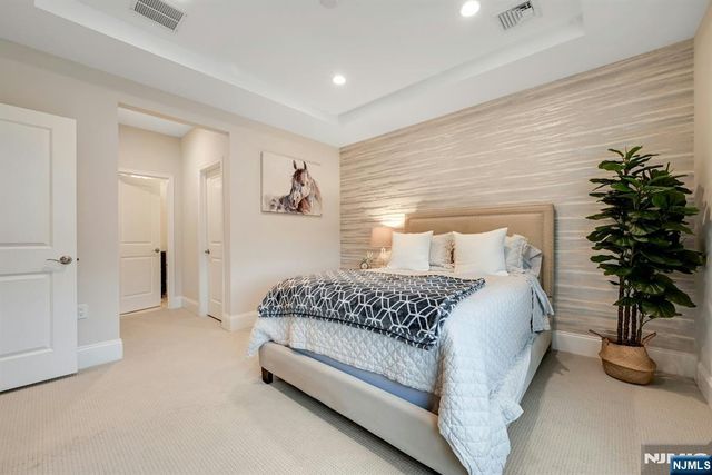 31 St Andrews Circle, River Vale, NJ 07675