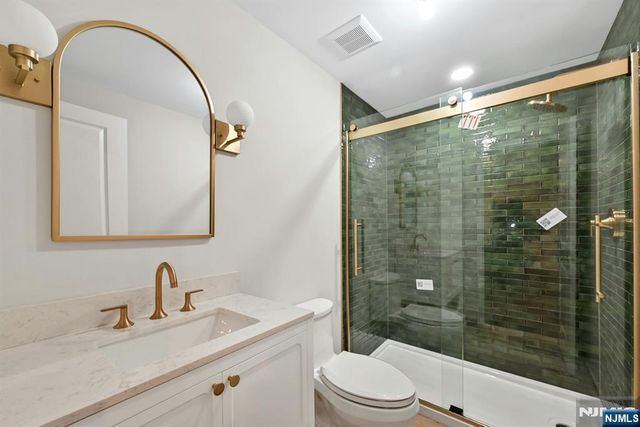 31 St Andrews Circle, River Vale, NJ 07675