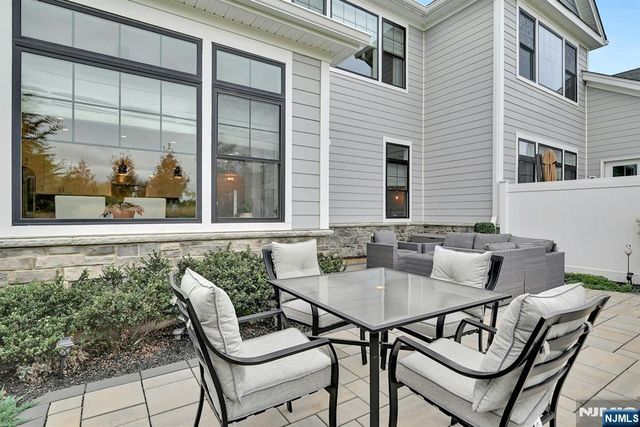 31 St Andrews Circle, River Vale, NJ 07675