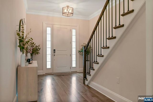 31 St Andrews Circle, River Vale, NJ 07675