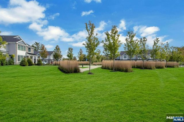 31 St Andrews Circle, River Vale, NJ 07675