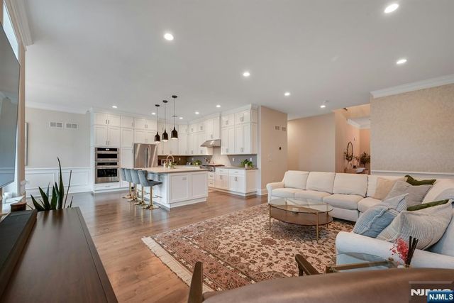 31 St Andrews Circle, River Vale, NJ 07675