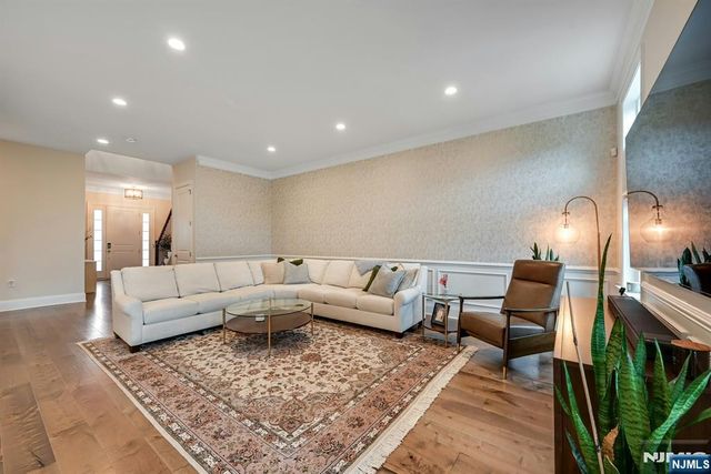 31 St Andrews Circle, River Vale, NJ 07675