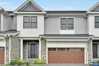 31 St Andrews Circle, River Vale, NJ 07675