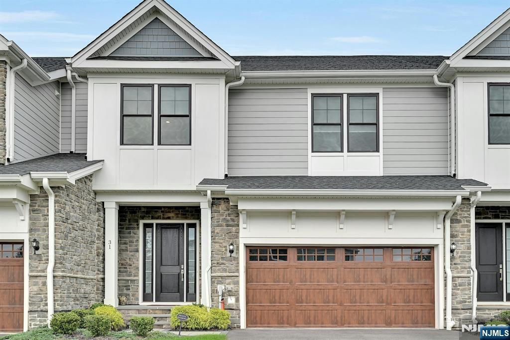 31 St Andrews Circle, River Vale, NJ 07675