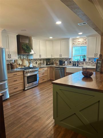 206 Vanderbilt Lane, Waxahachie, TX 75165