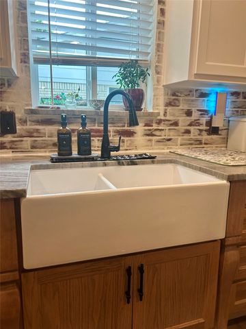 206 Vanderbilt Lane, Waxahachie, TX 75165