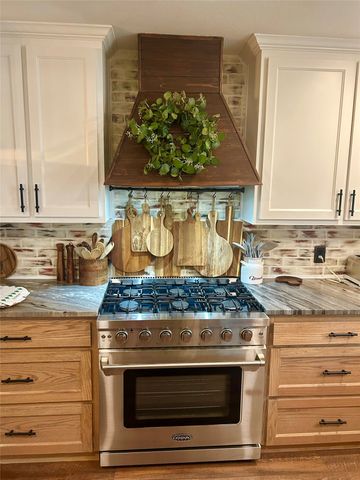 206 Vanderbilt Lane, Waxahachie, TX 75165