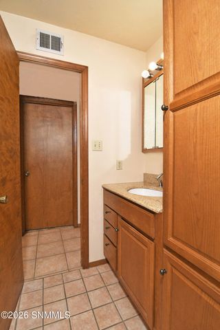 992 Graham Street, Las Cruces, NM 88001