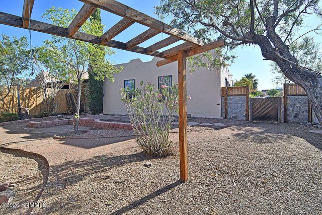 992 Graham Street, Las Cruces, NM 88001