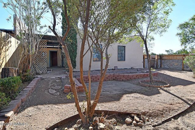 992 Graham Street, Las Cruces, NM 88001