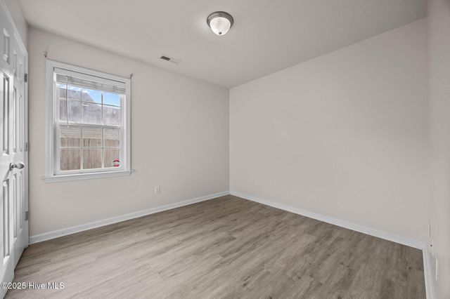 4015 W T Whitehead Drive, Jacksonville, NC 28546