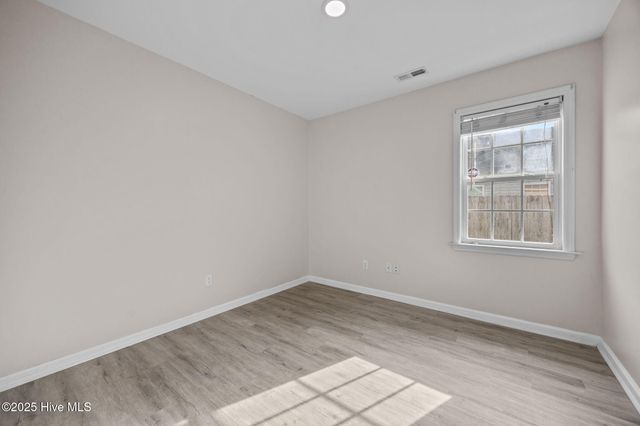 4015 W T Whitehead Drive, Jacksonville, NC 28546