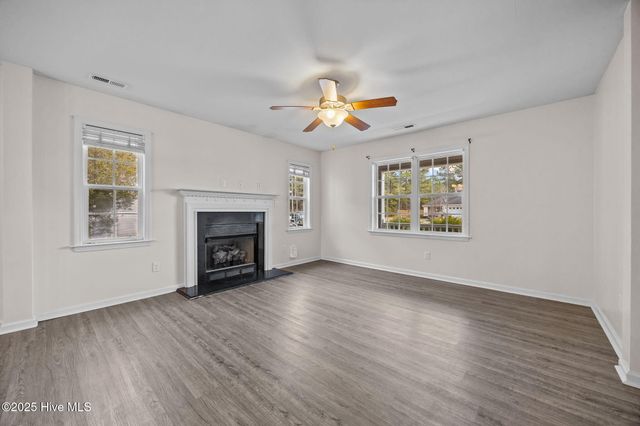 4015 W T Whitehead Drive, Jacksonville, NC 28546