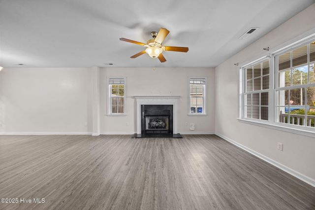 4015 W T Whitehead Drive, Jacksonville, NC 28546