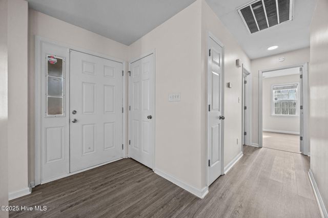 4015 W T Whitehead Drive, Jacksonville, NC 28546