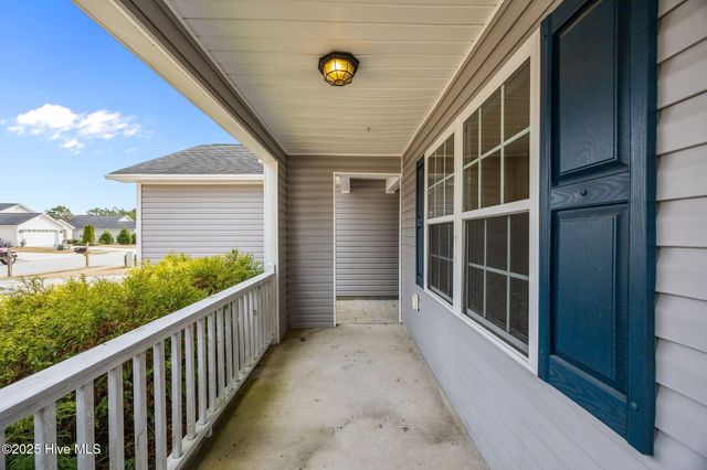 4015 W T Whitehead Drive, Jacksonville, NC 28546