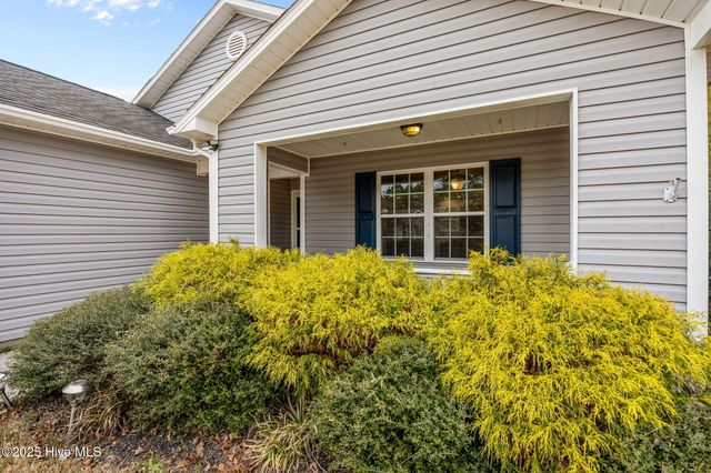 4015 W T Whitehead Drive, Jacksonville, NC 28546