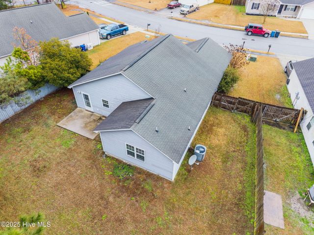 4015 W T Whitehead Drive, Jacksonville, NC 28546