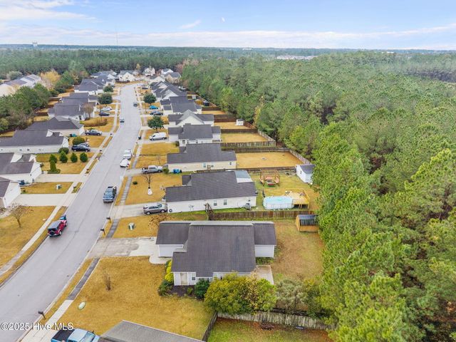 4015 W T Whitehead Drive, Jacksonville, NC 28546