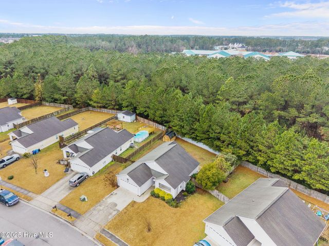 4015 W T Whitehead Drive, Jacksonville, NC 28546