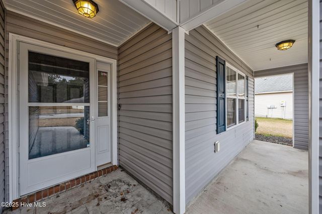 4015 W T Whitehead Drive, Jacksonville, NC 28546