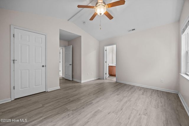 4015 W T Whitehead Drive, Jacksonville, NC 28546